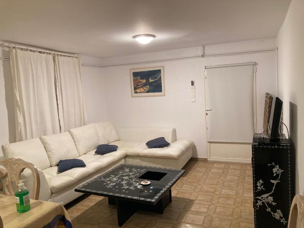 Lenia'S 1 Apartment Artemida  Bagian luar foto